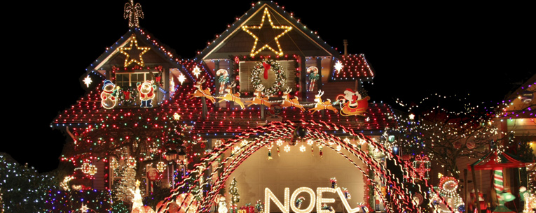 Allianz - house with Christmas lights
