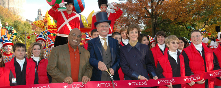 Macy S Thanksgiving Day Parade Allianz Global Assistance