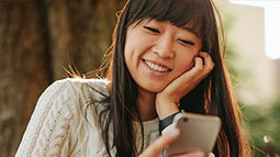 Allianz - smartphone-girl-th