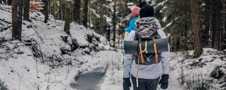 Allianz - hikers in winter