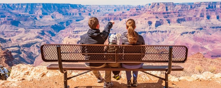 Allianz - family at grand canyon