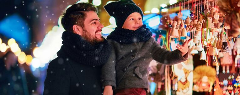 Allianz - father and son traveling together for the holidays