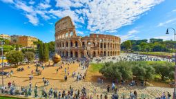 crowd of tourists at the colosseum