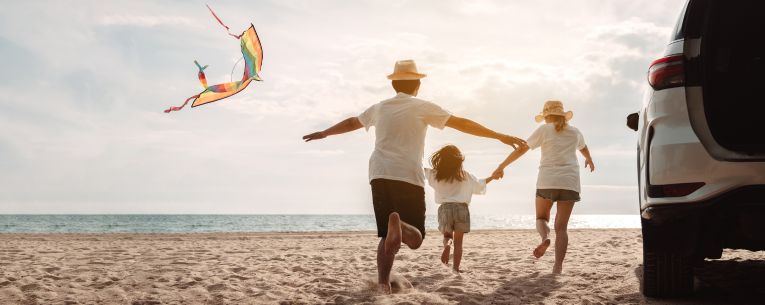 Allianz - family at the beach