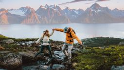 couple hiking in norway