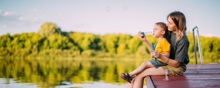 Allianz - mother and son on vacation