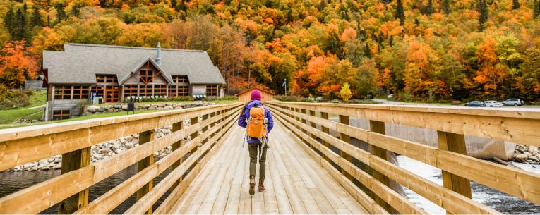 Allianz - hiker in autumn